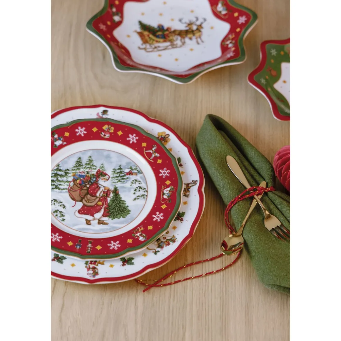 HutschenreutherTeller 22 cm Happy Wintertime Red